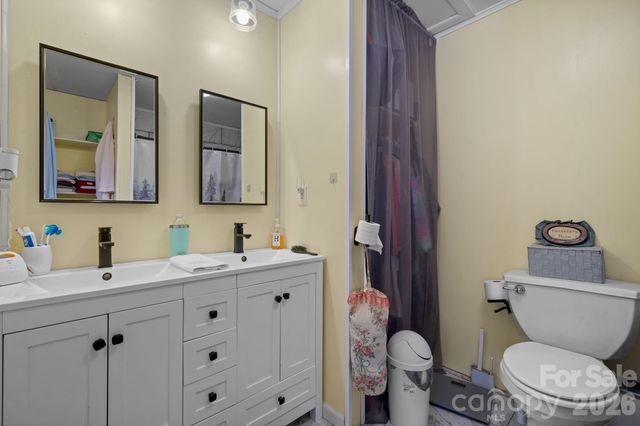 35 Glendale Drive, Spruce Pine, NC 28777