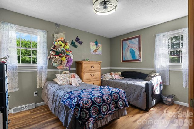 35 Glendale Drive, Spruce Pine, NC 28777