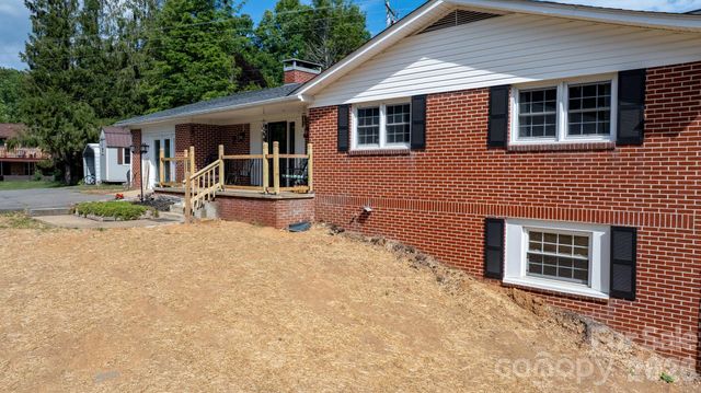 35 Glendale Drive, Spruce Pine, NC 28777