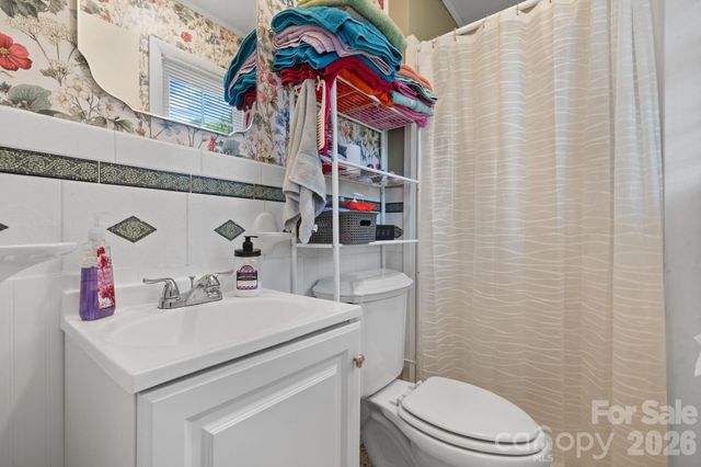 35 Glendale Drive, Spruce Pine, NC 28777