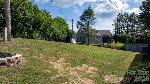 35 Glendale Drive, Spruce Pine, NC 28777