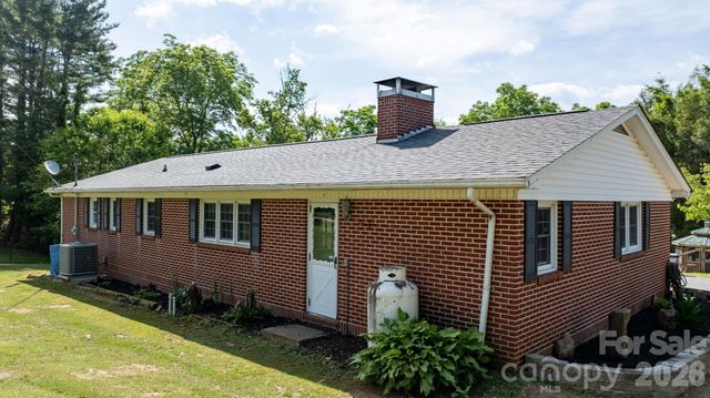 35 Glendale Drive, Spruce Pine, NC 28777