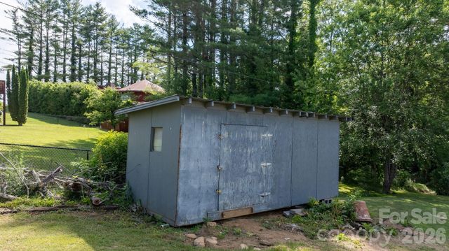 35 Glendale Drive, Spruce Pine, NC 28777
