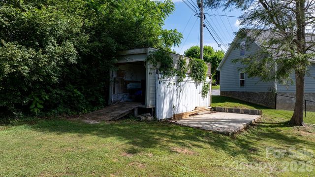 35 Glendale Drive, Spruce Pine, NC 28777