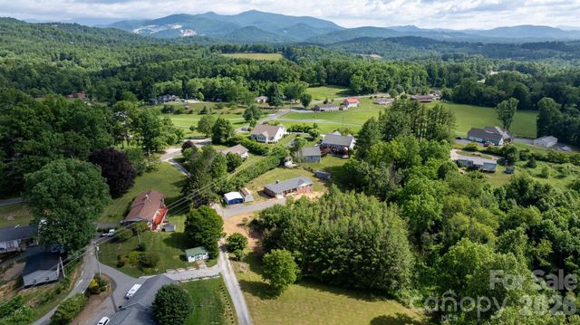 35 Glendale Drive, Spruce Pine, NC 28777