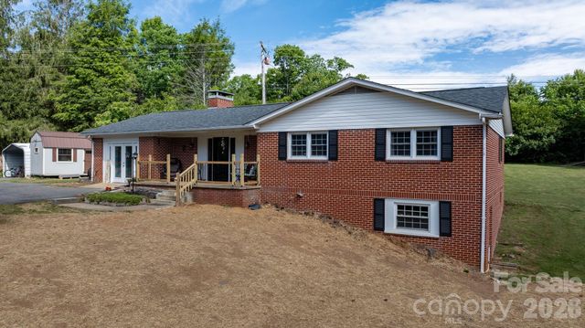 35 Glendale Drive, Spruce Pine, NC 28777