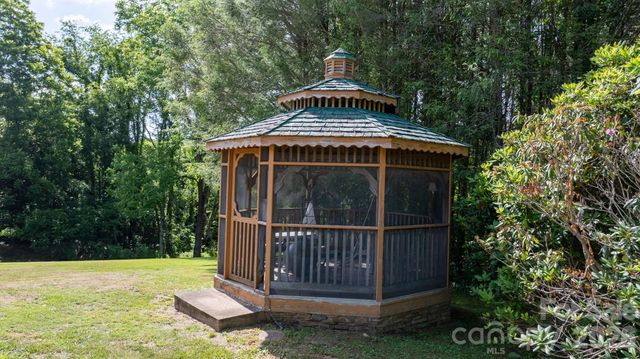 35 Glendale Drive, Spruce Pine, NC 28777