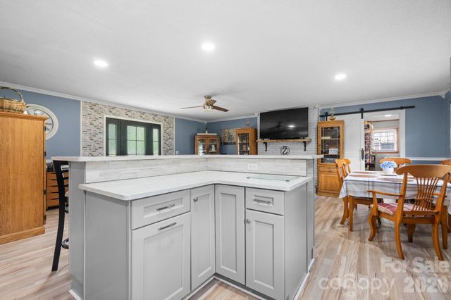 35 Glendale Drive, Spruce Pine, NC 28777