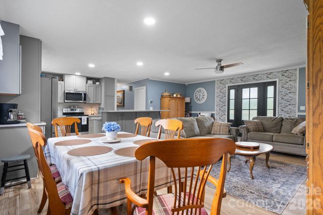 35 Glendale Drive, Spruce Pine, NC 28777