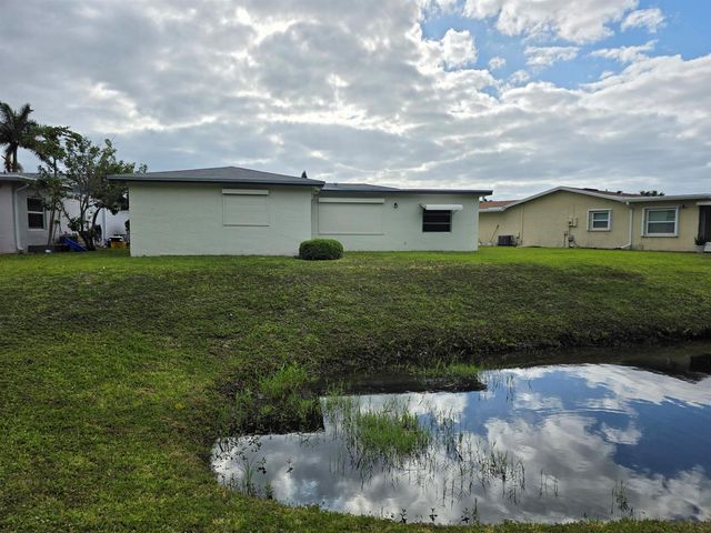 14243 El Clavel Way, Delray Beach, FL 33484