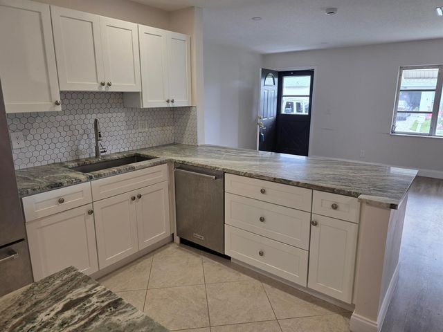14243 El Clavel Way, Delray Beach, FL 33484