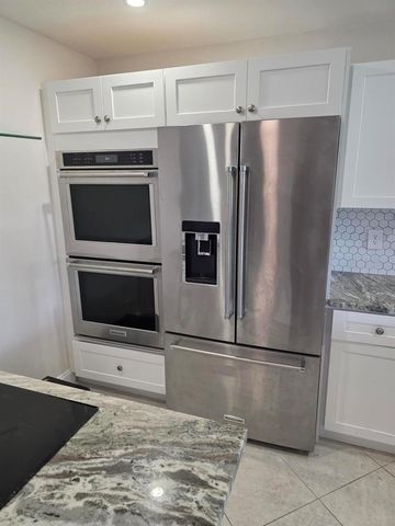 14243 El Clavel Way, Delray Beach, FL 33484