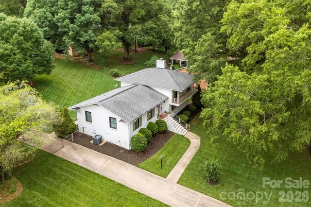 728 Wingrave Drive, Charlotte, NC 28270