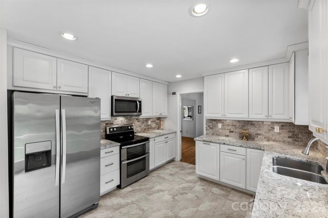 728 Wingrave Drive, Charlotte, NC 28270
