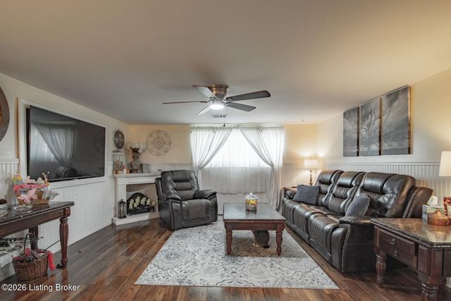 1543 Jim Clark Rd, New Haven, KY 40051