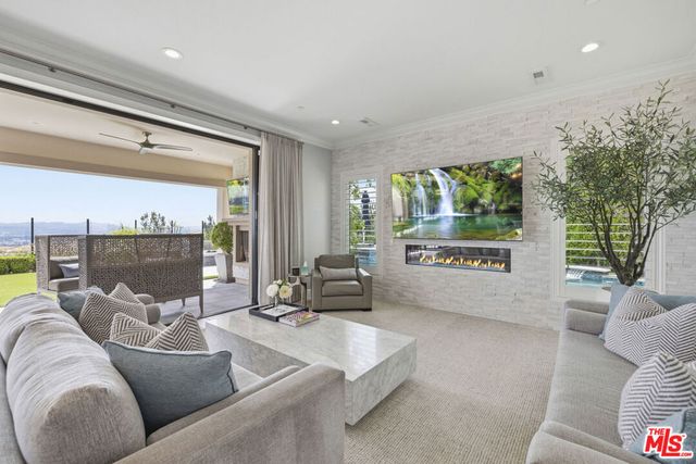 20168 W Cromwell Way, Porter Ranch, CA 91326