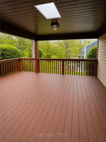 114 Pinoak Ln, North Fayette, PA 15126