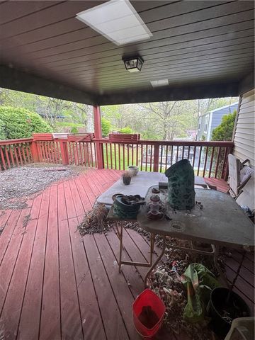 114 Pinoak Ln, North Fayette, PA 15126