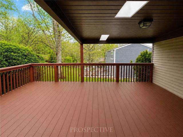 114 Pinoak Ln, North Fayette, PA 15126