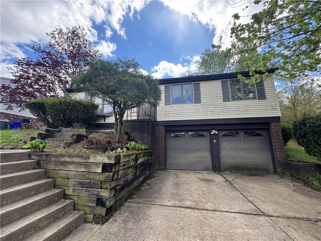 114 Pinoak Ln, North Fayette, PA 15126