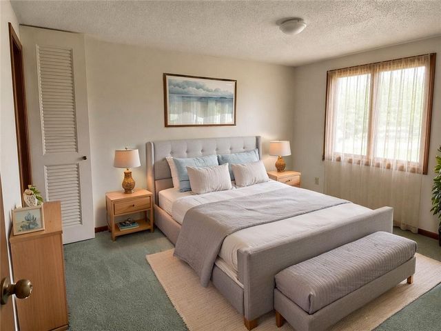 114 Pinoak Ln, North Fayette, PA 15126