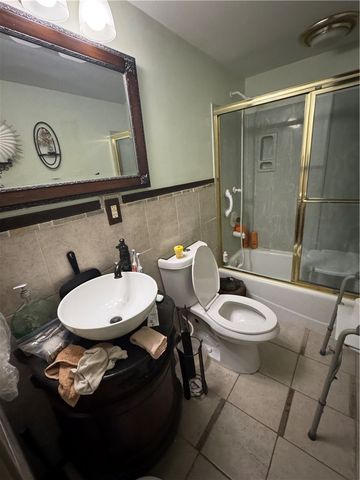 114 Pinoak Ln, North Fayette, PA 15126
