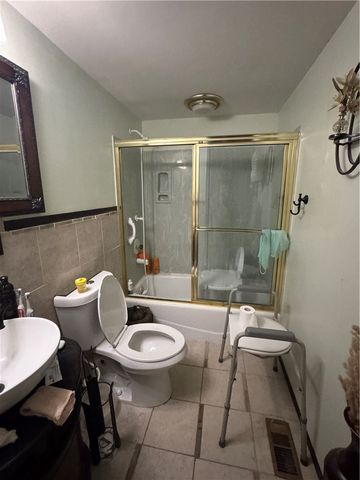 114 Pinoak Ln, North Fayette, PA 15126