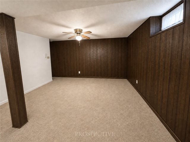 114 Pinoak Ln, North Fayette, PA 15126