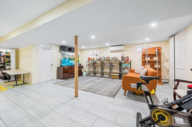 58-12 264th Street, Little Neck, NY 11362