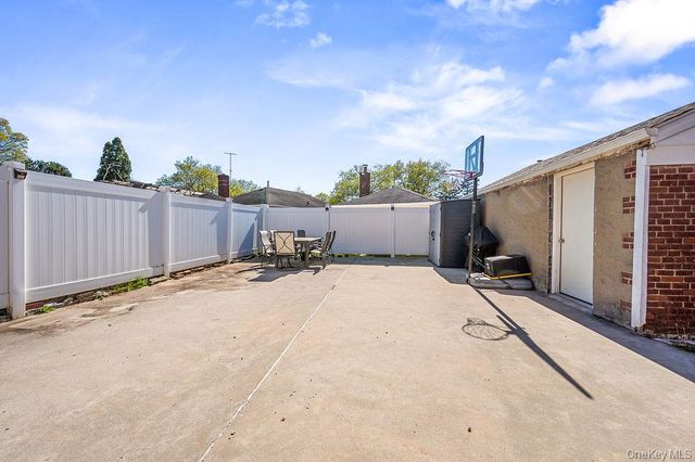 58-12 264th Street, Little Neck, NY 11362