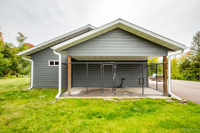 8450 N Van Buskirk Road, Ironwood, MI 49938