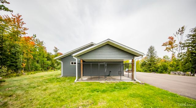 8450 N Van Buskirk Road, Ironwood, MI 49938