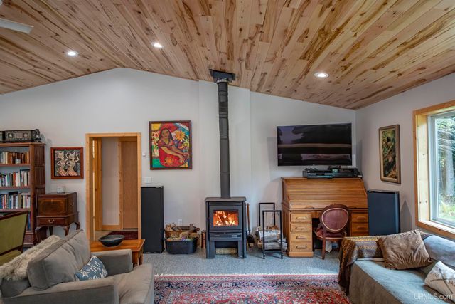 8450 N Van Buskirk Road, Ironwood, MI 49938