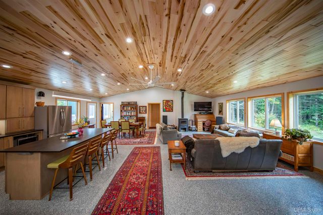 8450 N Van Buskirk Road, Ironwood, MI 49938