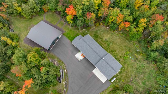 8450 N Van Buskirk Road, Ironwood, MI 49938