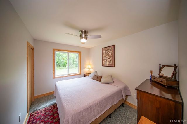 8450 N Van Buskirk Road, Ironwood, MI 49938