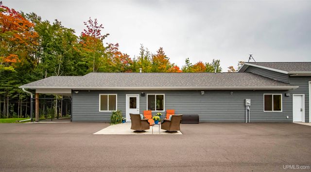 8450 N Van Buskirk Road, Ironwood, MI 49938