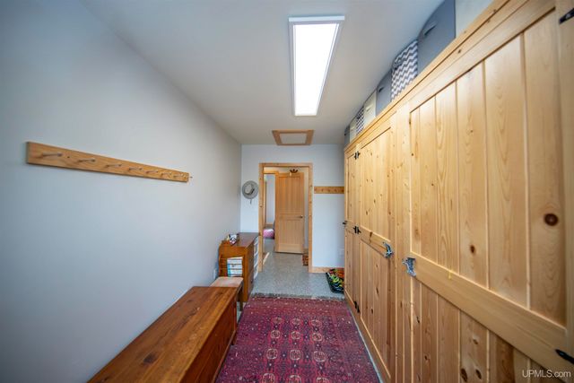 8450 N Van Buskirk Road, Ironwood, MI 49938