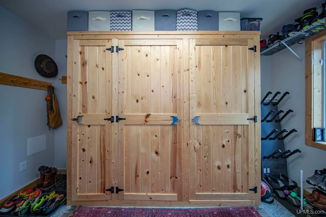 8450 N Van Buskirk Road, Ironwood, MI 49938