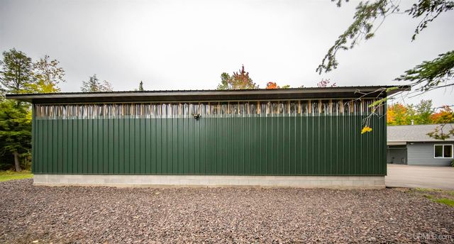 8450 N Van Buskirk Road, Ironwood, MI 49938