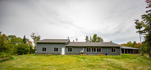 8450 N Van Buskirk Road, Ironwood, MI 49938