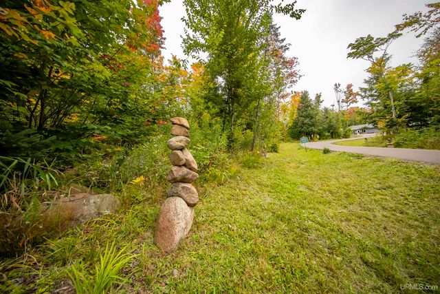 8450 N Van Buskirk Road, Ironwood, MI 49938