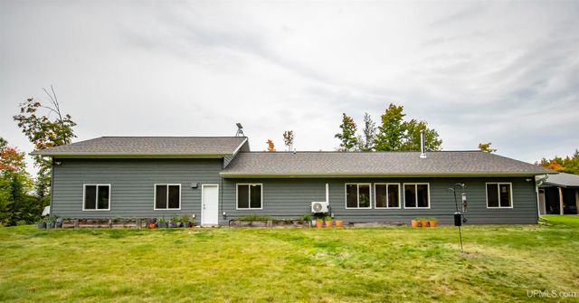 8450 N Van Buskirk Road, Ironwood, MI 49938