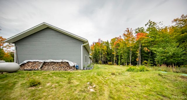 8450 N Van Buskirk Road, Ironwood, MI 49938