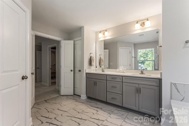 647 R L Stowe Road, Belmont, NC 28012