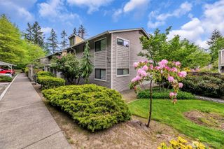 9918 NE 144th Lane #403, Kirkland, WA 98034