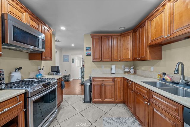 6917 Tyrone, Van Nuys, CA 91405