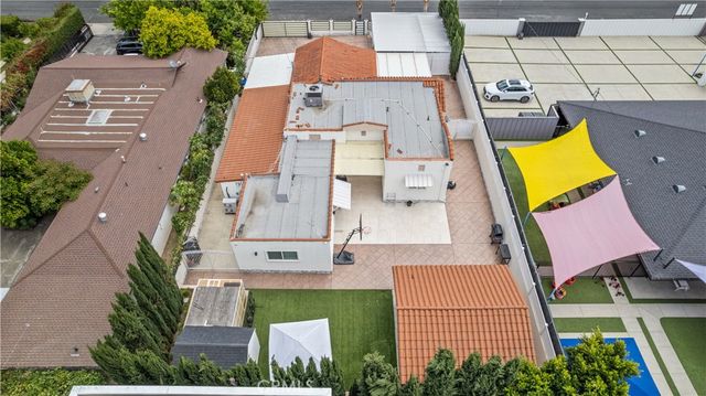 6917 Tyrone, Van Nuys, CA 91405