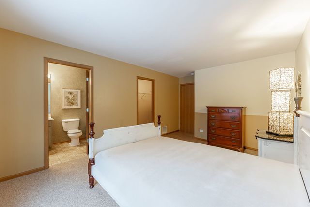 109 Shawnee Lane, Harvard, IL 60033