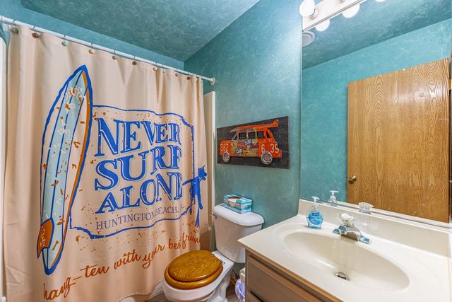 109 Shawnee Lane, Harvard, IL 60033